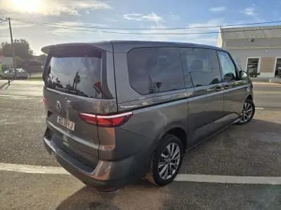 Vendo Volkswagen Multivan 2023 - 39950 EUR, 140321 km - AUTO.MOTO.pt