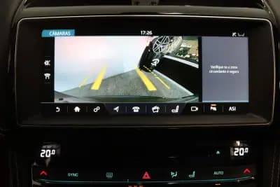 Sell Jaguar F-Pace 2018 - 33900 EUR, 70000 km - AUTO.MOTO.pt