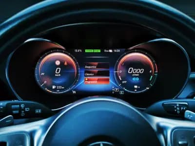 Vendo Mercedes-Benz C 300 2020 - 28950 EUR, 166000 km - AUTO.MOTO.pt