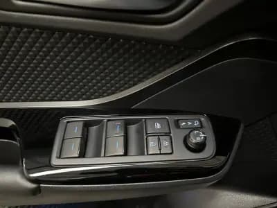 Vendo Toyota C-HR 2023 - 26800 EUR, 29000 km - AUTO.MOTO.pt