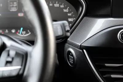 Sell Ford Focus SW 2018 - 15900 EUR, 83000 km - AUTO.MOTO.pt