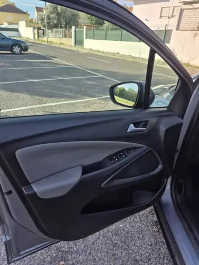 Sell Opel Crossland X 2019 - 10450 EUR, 147430 km - AUTO.MOTO.pt