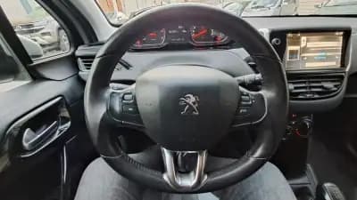 Sell Peugeot 208 2013 - 7980 EUR, 164784 km - AUTO.MOTO.pt