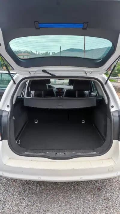 Vendo Opel Astra Caravan 2010 - 7398 EUR, 198797 km - AUTO.MOTO.pt