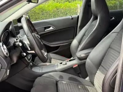 Vendo Mercedes-Benz CLA 180 2017 - 19999 EUR, 160000 km - AUTO.MOTO.pt