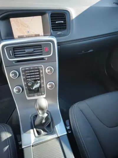 Vendo Volvo V60 2014 - 12900 EUR, 172000 km - AUTO.MOTO.pt