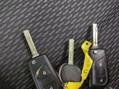 Sell Toyota Hilux 2017 - 29999 EUR, 100000 km - AUTO.MOTO.pt