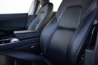 Vendo Tesla Model 3 2020 - 22999 EUR, 135693 km - AUTO.MOTO.pt