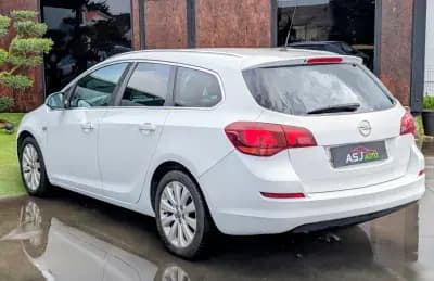 Sell Opel Astra Sports Tourer 2012 - 3900 EUR, 274564 km - AUTO.MOTO.pt