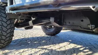 Vendo Land Rover Defender 2001 - 35000 EUR, 81787 km - AUTO.MOTO.pt