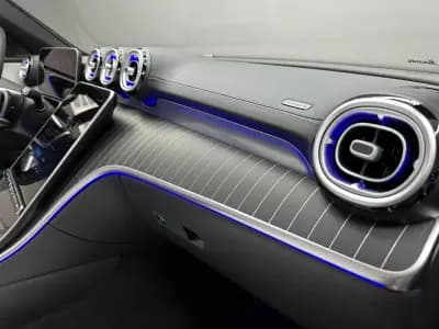 Vendo Mercedes-Benz C 300 2024 - 51990 EUR, 20500 km - AUTO.MOTO.pt