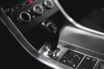 Sell Land Rover Range Rover Sport 2017 - 43990 EUR, 63000 km - AUTO.MOTO.pt