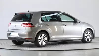 Vendo Volkswagen e-Golf 2016 - 9990 EUR, 130000 km - AUTO.MOTO.pt