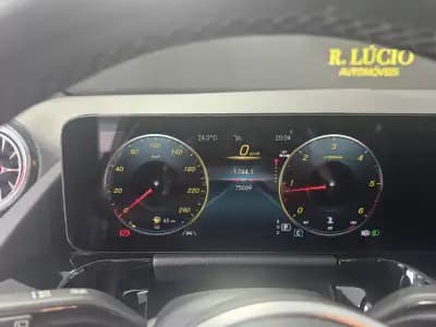 Vendo Mercedes-Benz GLA 200 2022 - 41500 EUR, 75069 km - AUTO.MOTO.pt