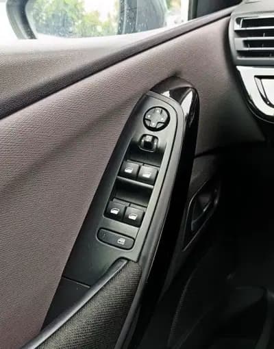 Sell Citroën C4 Spacetourer 2019 - 19900 EUR, 90359 km - AUTO.MOTO.pt