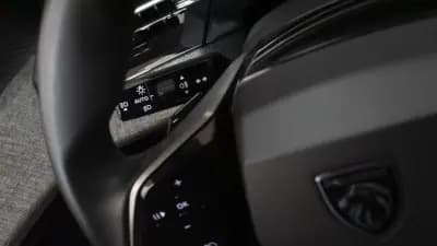 Sell Peugeot 3008 2025 - 32750 EUR, 23000 km - AUTO.MOTO.pt