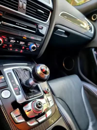 Vendo Audi RS4 Avant 2012 - 45900 EUR, 179000 km - AUTO.MOTO.pt