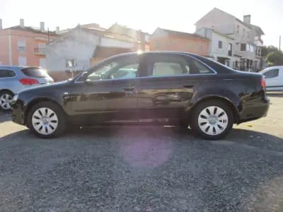 Vendo Audi A4 2005 - 5900 EUR, 290000 km - AUTO.MOTO.pt