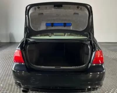 Vendo BMW 320 2009 - 11990 EUR, 198113 km - AUTO.MOTO.pt