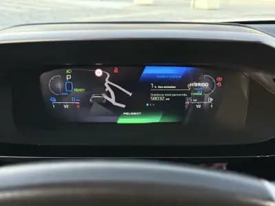 Vendo Peugeot 308 2021 - 25000 EUR, 58000 km - AUTO.MOTO.pt