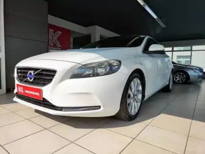 Vendo Volvo V40 2013 - 8350 EUR, 298100 km - AUTO.MOTO.pt