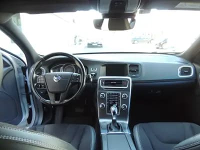 Vendo Volvo V60 2015 - 14950 EUR, 200200 km - AUTO.MOTO.pt