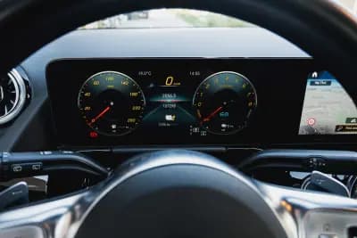 Sell Mercedes-Benz GLA 250 2022 - 35000 EUR, 107230 km - AUTO.MOTO.pt