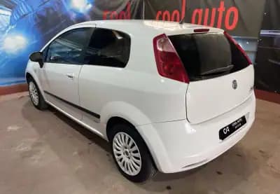 Vendo Fiat Punto 2008 - 2999 EUR, 233000 km - AUTO.MOTO.pt