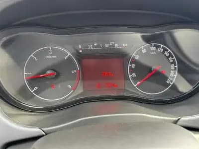 Sell Opel Corsa E Van 2018 - 8900 EUR, 121702 km - AUTO.MOTO.pt