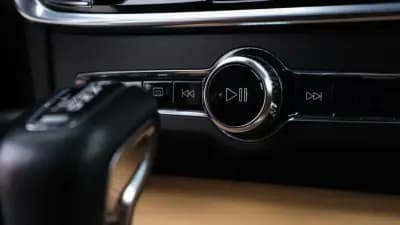 Sell Volvo S90 2016 - 24750 EUR, 266000 km - AUTO.MOTO.pt