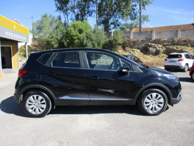 Vendo Renault Captur 2013 - 11500 EUR, 147000 km - AUTO.MOTO.pt