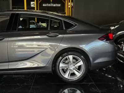 Vendo Opel Insignia Grand Sport 2022 - 17990 EUR, 102300 km - AUTO.MOTO.pt