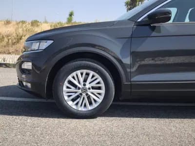 Vendo Volkswagen T-Roc 2018 - 16590 EUR, 116954 km - AUTO.MOTO.pt
