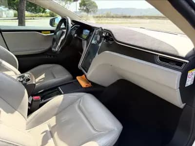 Vendo Tesla Model S 2015 - 27500 EUR, 162000 km - AUTO.MOTO.pt