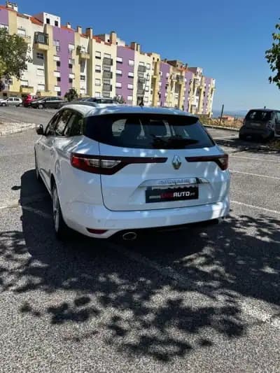Vendo Renault Mégane 2019 - 14250 EUR, 135000 km - AUTO.MOTO.pt