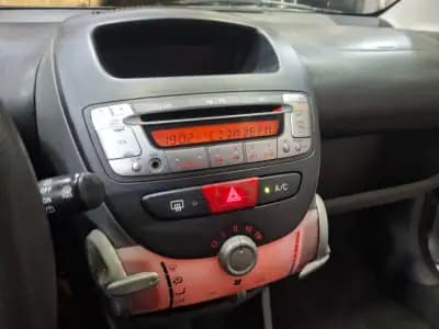 Sell Peugeot 107 2006 - 6900 EUR, 54000 km - AUTO.MOTO.pt