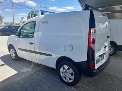 Vendo Renault Kangoo 2018 - 10900 EUR, 173000 km - AUTO.MOTO.pt