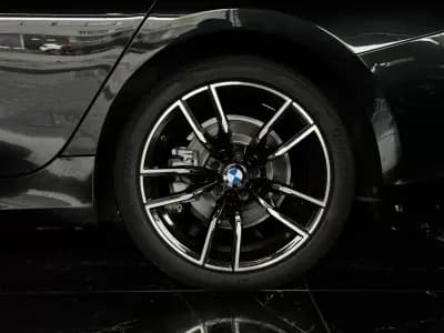 Vendo BMW 318 2022 - 29990 EUR, 100253 km - AUTO.MOTO.pt