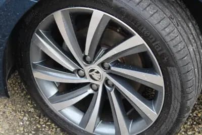 Vendo Skoda Octavia Break 2020 - 18750 EUR, 100000 km - AUTO.MOTO.pt