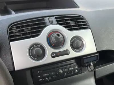 Vendo Renault Kangoo 2012 - 7300 EUR, 232000 km - AUTO.MOTO.pt