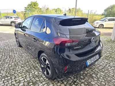 Vendo Opel Corsa-e 2023 - 17950 EUR, 9000 km - AUTO.MOTO.pt