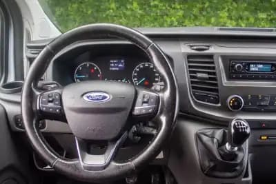 Vendo Ford Transit 2019 - 16900 EUR, 211600 km - AUTO.MOTO.pt