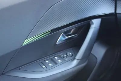 Sell Peugeot 2008 2024 - 22900 EUR, 1 km - AUTO.MOTO.pt