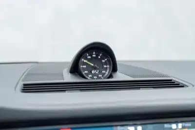 Sell Porsche Panamera Sport Turismo 2018 - 69950 EUR, 133000 km - AUTO.MOTO.pt