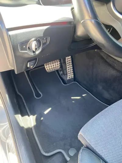 Vendo Mercedes-Benz E 300 2019 - 32500 EUR, 79783 km - AUTO.MOTO.pt