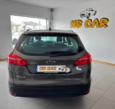 Vendo Ford Focus SW 2015 - 10850 EUR, 153000 km - AUTO.MOTO.pt