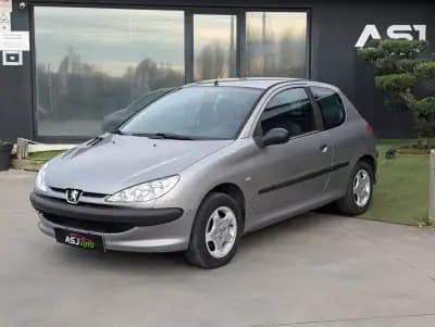 Sell Peugeot 206 2005 - 1750 EUR, 393364 km - AUTO.MOTO.pt