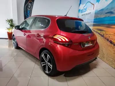 Sell Peugeot 208 2018 - 12490 EUR, 61000 km - AUTO.MOTO.pt
