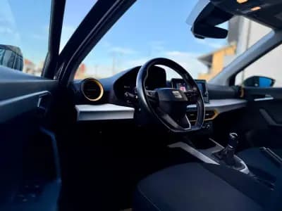 Sell SEAT Arona 2023 - 16950 EUR, 44000 km - AUTO.MOTO.pt