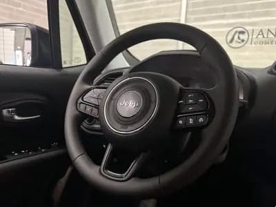 Vendo Jeep Renegade 2022 - 23950 EUR, 10796 km - AUTO.MOTO.pt